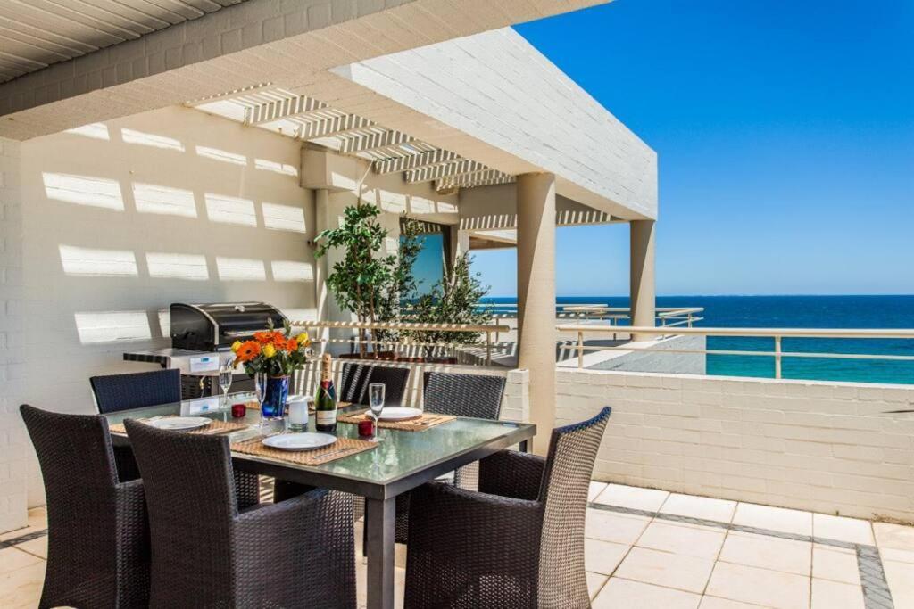 Beach View Apartment In Cottesloe Перт Экстерьер фото